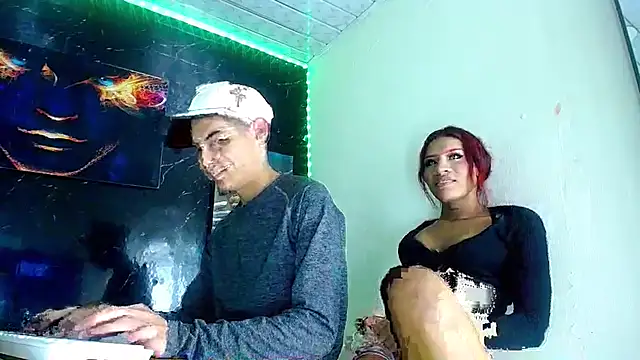 XXX chat uživo modela LuxeCouple