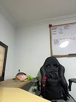 SeleneMore live XXX chat