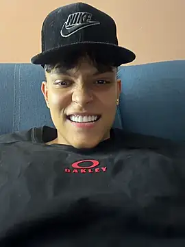 Czat XXX na żywo – DilanMiller_