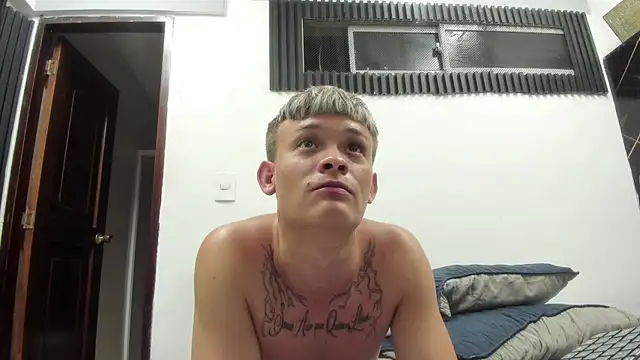 XXX chat uživo modela Robinlion91