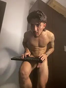 Kriss_Edwards' Live XXX Chat