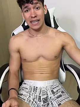 Luke_Muscle Adlı Modelin Canlı XXX Sohbeti
