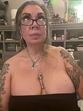 XXX chat uživo modela dieseldame1313