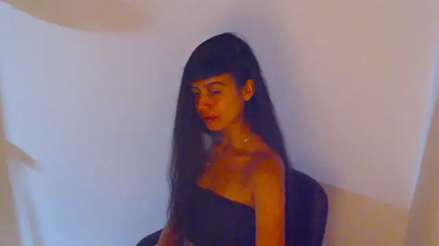 XXX chat uživo modela meganmiauu