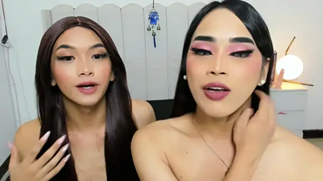 MirandaSterling élő XXX-chatje