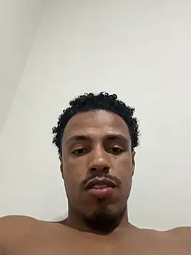 LorenzoBlack27 Show in webcam