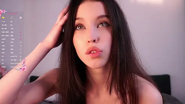 CleotildePiel Adlı Modelin Canlı XXX Sohbeti