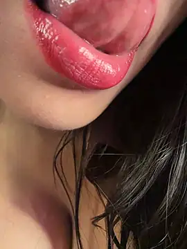 Živý XXX chat KARISHMA-STRIP