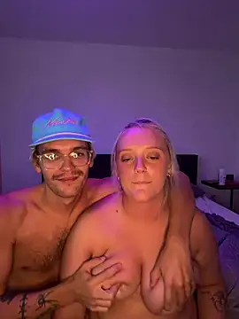XXX chat uživo modela Blondebarbie21