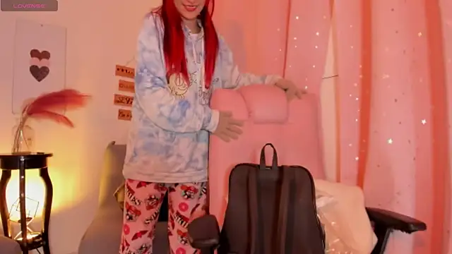 XXX chat uživo modela RedMeloddy