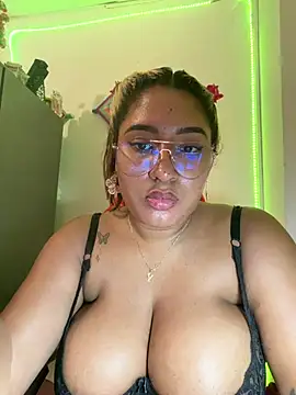 XXX chat uživo modela morena_2026pink