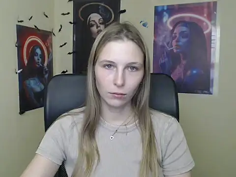 StrangerGi's Live XXX Chat