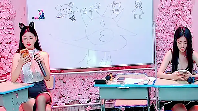 MS-520's Live XXX Chat