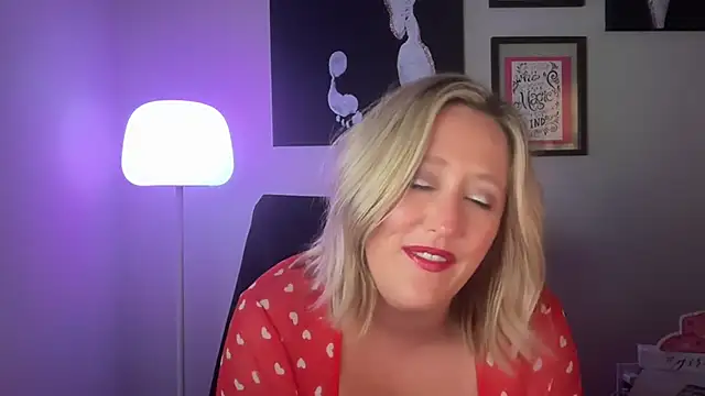 Онлайн чат XXX MissNaughtyBlonde