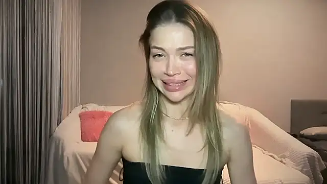 XXX chat uživo modela EmmyMills