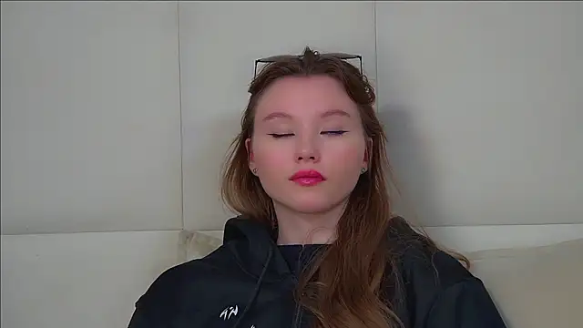 XXX chat uživo modela KeiraAsti