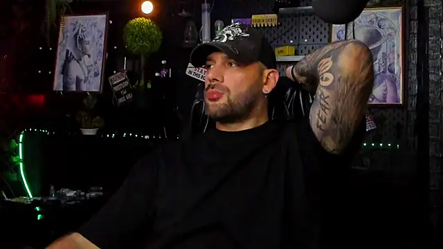 Онлайн чат XXX LexHardy