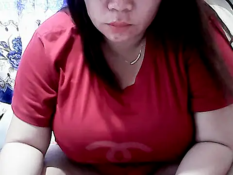 XXX chat uživo modela HornyPussie69