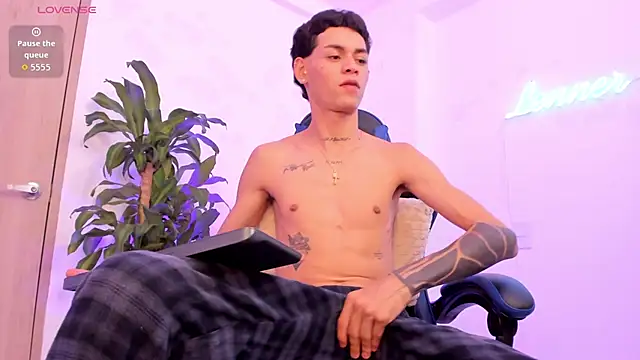 LennerCollins_ লাইভ XXX চ্যাট