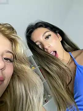 Chat XXX en directo de _Alicee_1