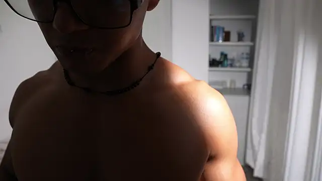 Paradise_boy__ 即時 XXX 聊天