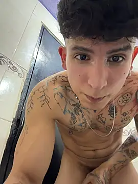 _Tomy08calderon's Live XXX Chat