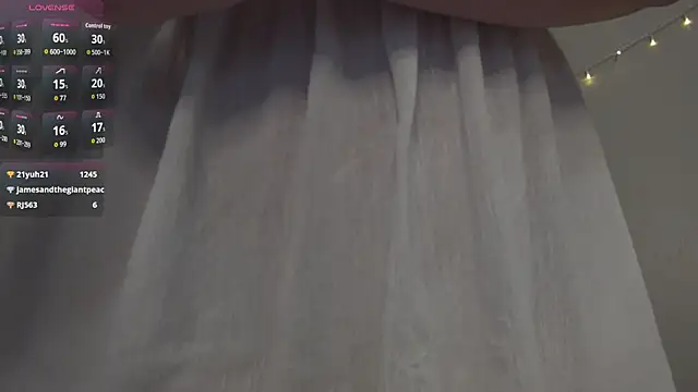 sunnypeachxx élő XXX-chatje