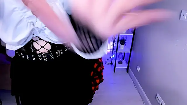 WwhiteMonsterr élő XXX-chatje