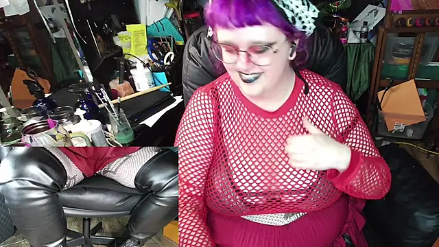 Sinstresshemlock's Live XXX Chat