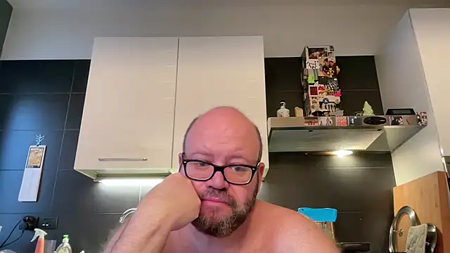 XXX chat uživo modela theitalianbear