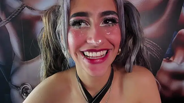 miss___taylor élő XXX-chatje