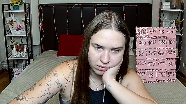 LauraHlot's Live XXX Chat