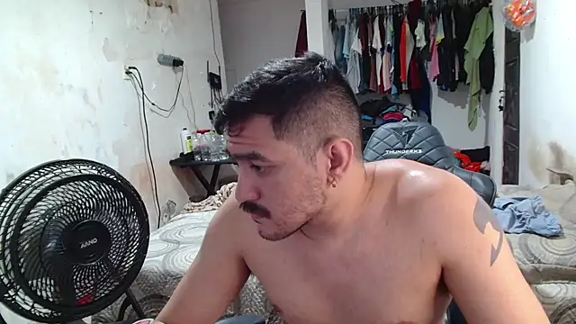 XXX chat uživo modela Leonino231
