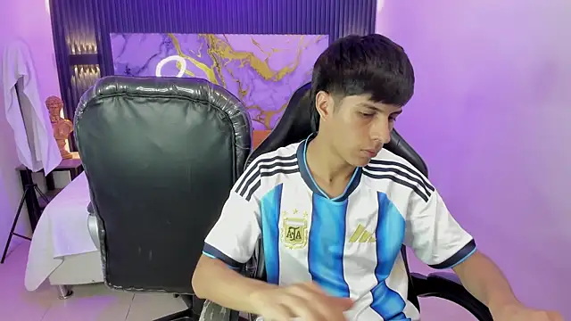 XXX chat uživo modela Estiv18_