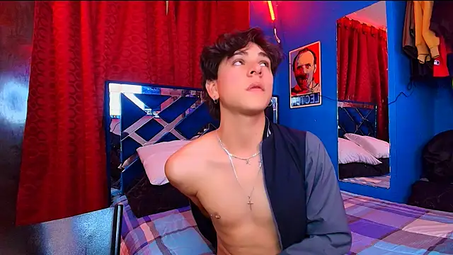 Luke_Howland Adlı Modelin Canlı XXX Sohbeti