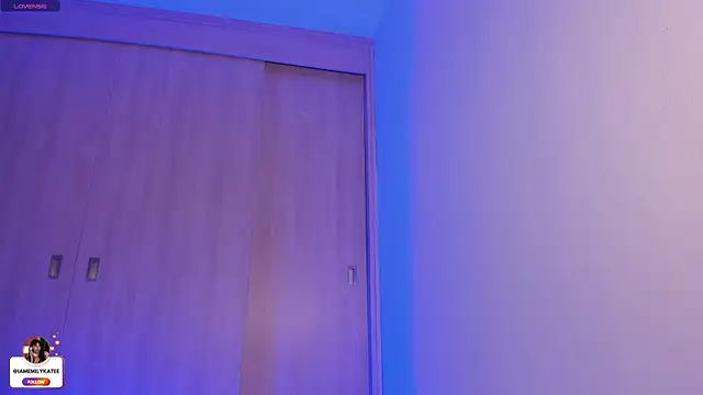 emily_kate_'s Live XXX Chat