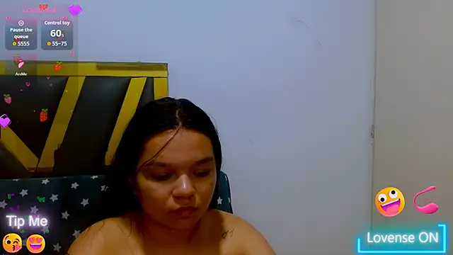 naomi_cute19's Live XXX Chat