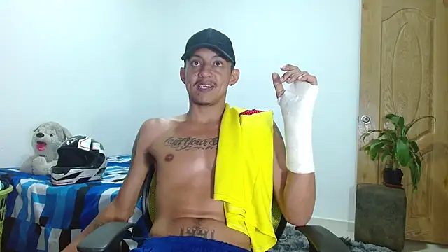 skinny23cm: онлайн-секс-чат