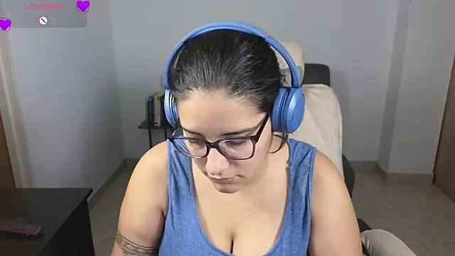 XXX chat uživo modela blue__moon_