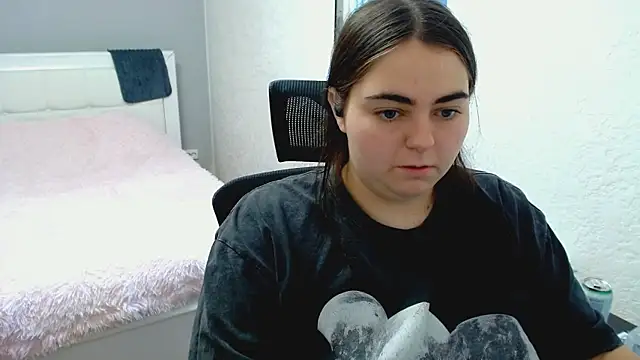 kitsune_8 élő XXX-chatje