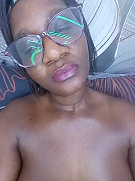 BLACKGODDESS78のライブXXXチャット
