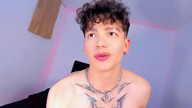 Twink_Axel69 现场XXX聊天