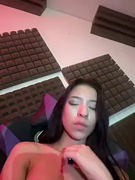 XXX chat uživo modela Sarah_cam06