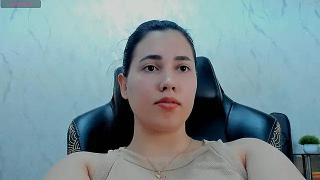 Diara_1an Chat XXX live