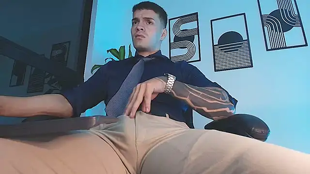 XXX chat uživo modela ALPHA_DOMINUS_