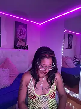 SamathaMay Chat XXX live