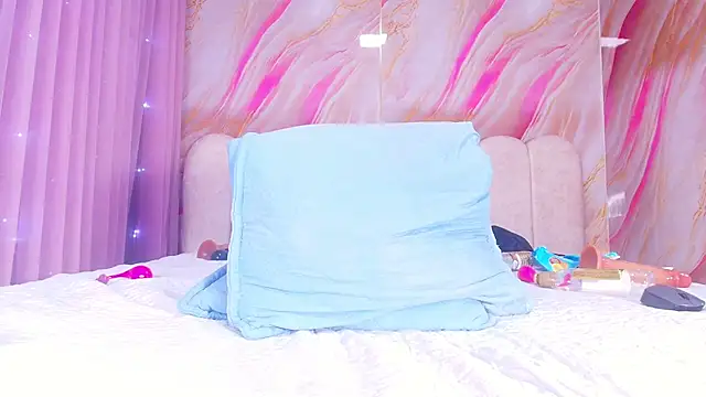 sofi_decker Adlı Modelin Canlı XXX Sohbeti