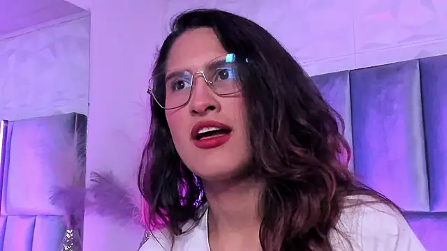 AmbarOnix Adlı Modelin Canlı XXX Sohbeti