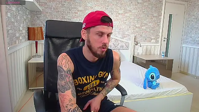 XXX chat uživo modela JonahShaw