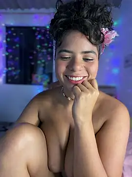 Chat XXX en directo de Simone_Miller